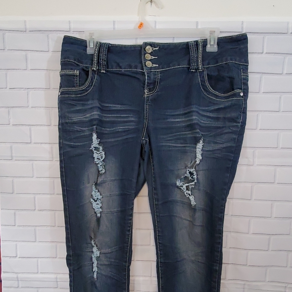 Almost Famous heavily distressed Jean's sz 16